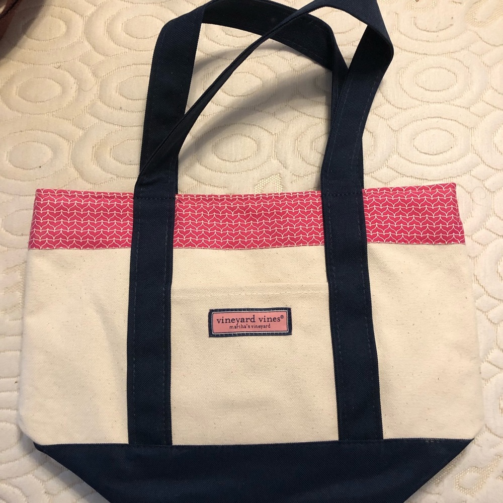Vineyard Vines Whale Tail Classic Tote